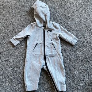 EUC Nike 6 mo hooded onesie